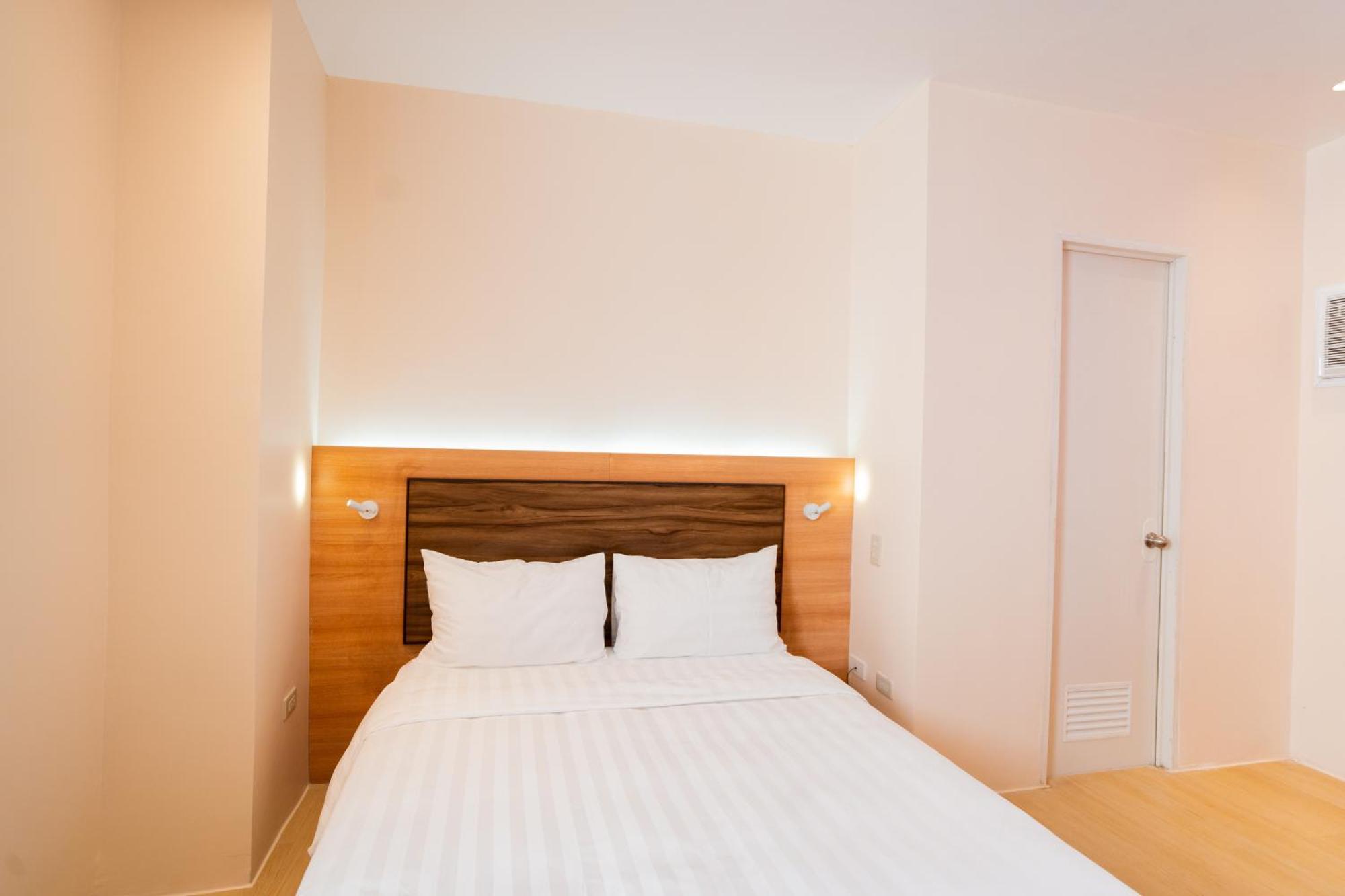 Jvj Hotel Batangas Екстер'єр фото