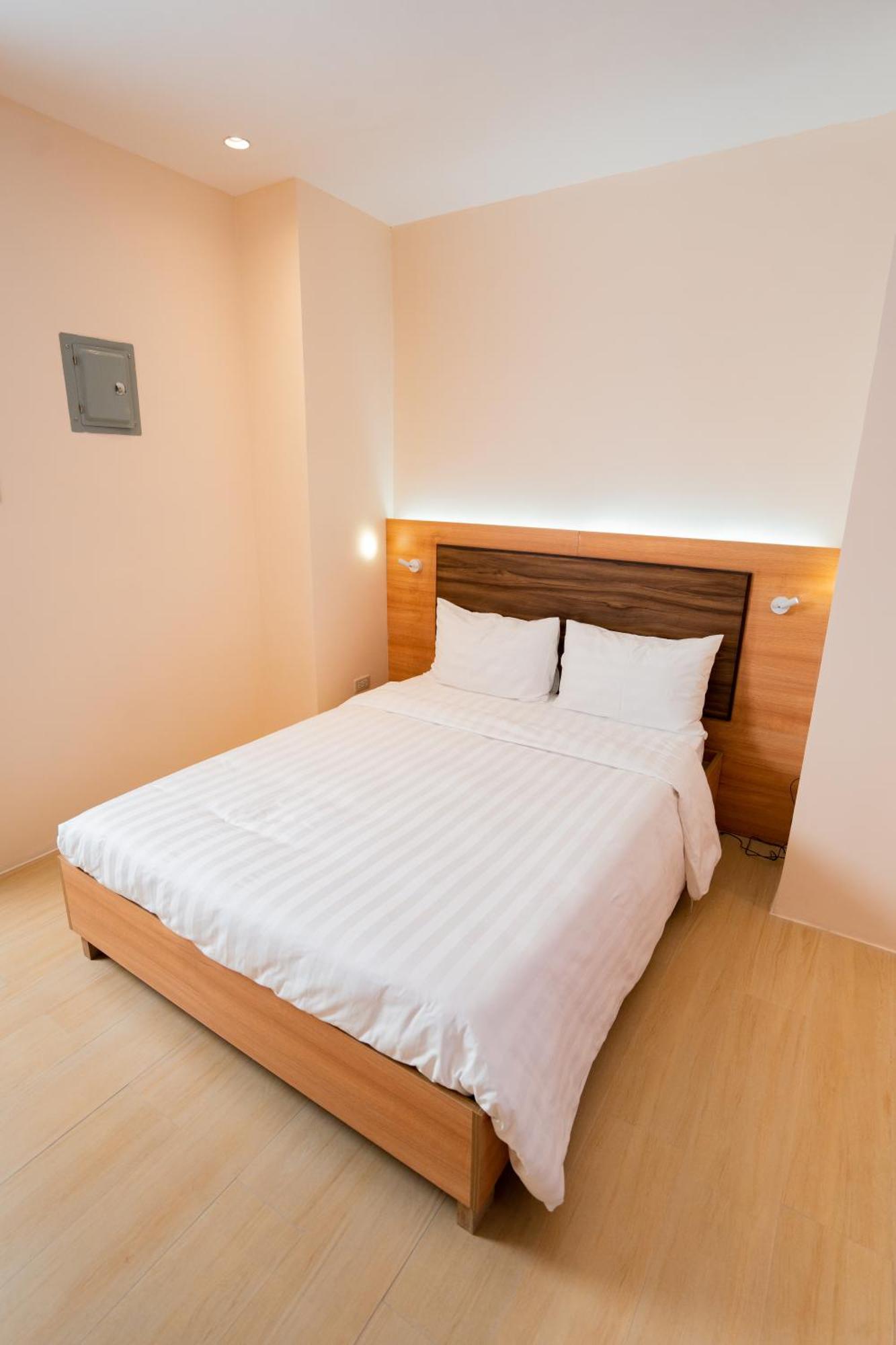 Jvj Hotel Batangas Екстер'єр фото